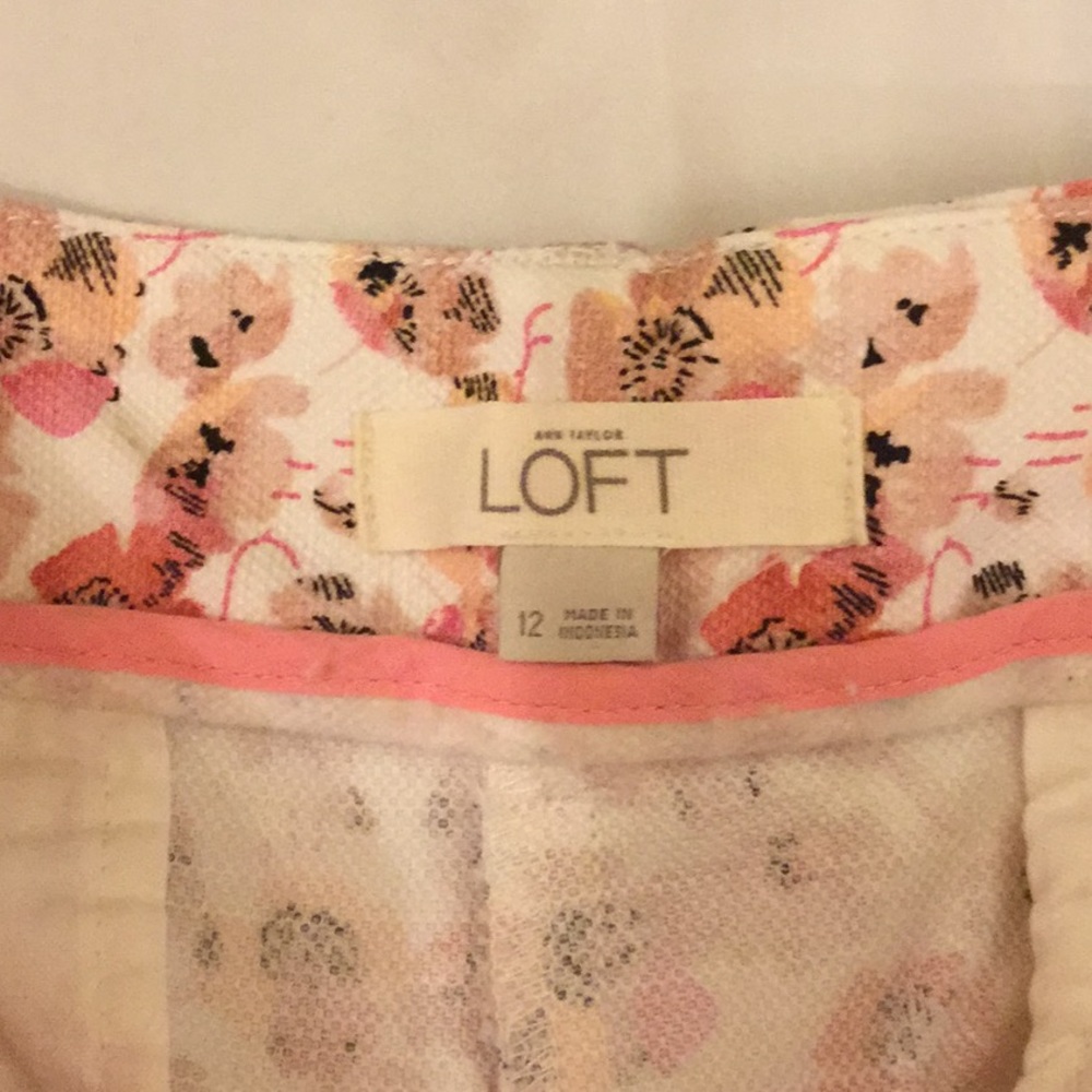 Ann Taylor Loft Peach Floral color shorts size 12 - Picture 4 of 5